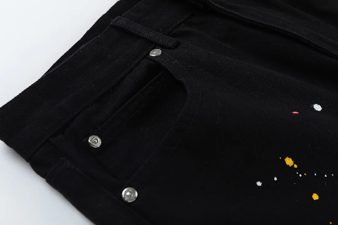 KE952#P230 The only correct leather label version on the market Chrome Hearts CH Cross embroidery distressed jeans Top ceiling quality 100% correct version The correct version is here!  Believe me this must be the best quality you will ever come across! ! Excellent value for money! !  Styles with different washes and textures are very friendly to people with thin legs and thick legs. The straight version is very flattering to the shape of the legs. The moderate length is timeless and easy to match. It is the basis of various styles and a must-have in the wardrobe! ! Add a little stacking to easily control the clean fit trend that has exploded this year. The fabric is stiff but also makes the upper body soft without losing texture. The sides and cuffs of some styles have a bone-wash effect. The vintage flavor pops up all at once. It’s really hard not to love it! ✅Correctly customize the Croxin metal leather label on the back panel. It is definitely not sold directly with the cross on the finished jeans. 1:1 copying strives for excellence and the details are perfectly grasped. ✅The cross leather label has clear and smooth routing. Exquisite turning and top-notch craftsmanship. ✅Buttons, zippers and hardware are all customized versions of the Croxin LOGO. ✅High-cost washing process.